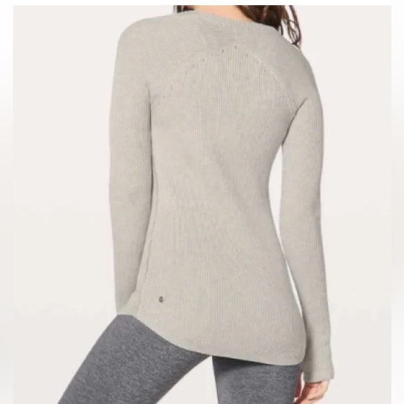 Lululemon Cabin Yogi Long Sleeve Bamboo & Cashmere Athleisure Sweater - Picture 12 of 12